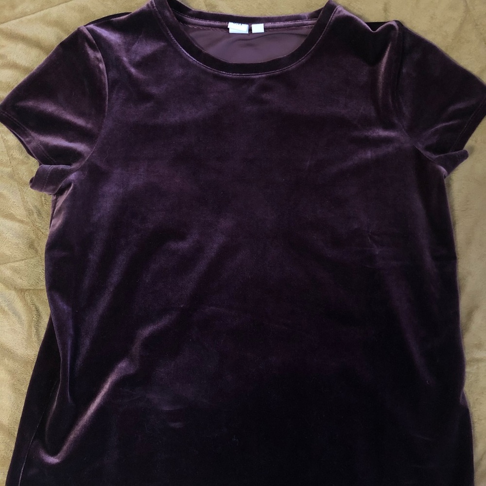 gap deep maroon velvet t-shirt
